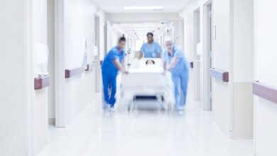 Photo of المستشفيات تختار مرضاها… والمختبرات تفضّل الإقفال