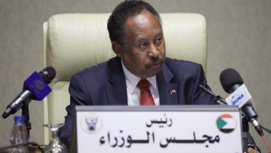 Photo of رئيس حكومة السودان تحت الإقامة الجبرية