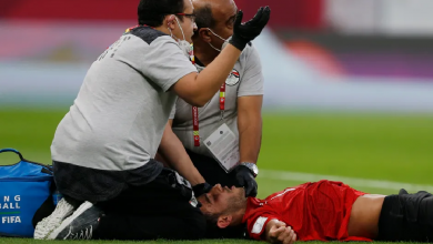 Photo of إصابة مقلقة للاعب منتخب مصر أثناء لقاء لبنان