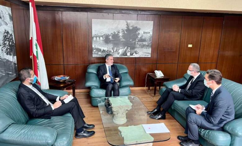 وزير السياحة وليد نصار مع السفير التركي في لبنان علي بارش أولوسوي
