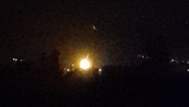 Photo of قنابل مضيئة معادية مقابل منتزهات الوزاني في مرجعيون