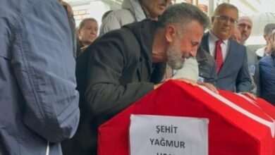 Photo of نجم مسلسل “أرطغرل” ينهار بجنازة ابنته التي قتلت مع والدتها إثر الهجوم الذي هزّ إسطنبول